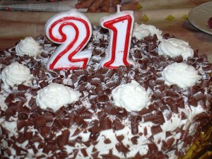 I couldn't find a picture of a cake with "25" on it. Sorry. 
